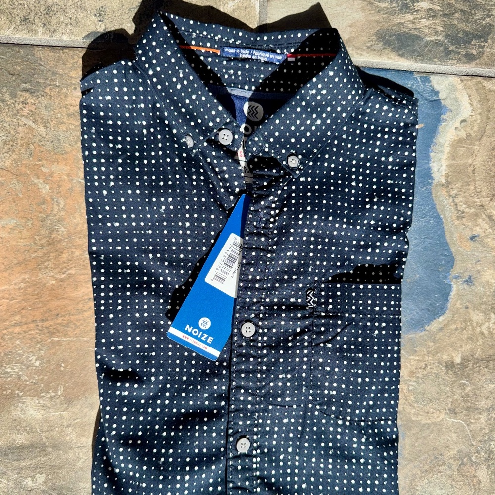 Men’s Blue Polka Dot Short Sleeve Button Down Shirt – Size Small – NWT - Picture 1 of 8
